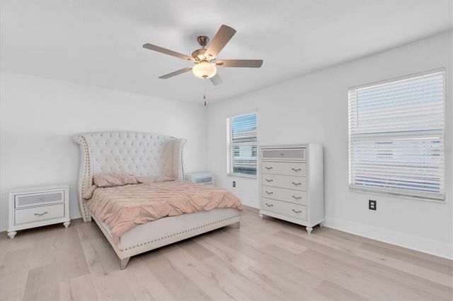 8249 CRESCENT OAKS DRIVE, New Port Richey, FL 34655