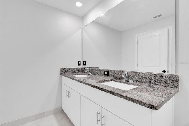 8249 CRESCENT OAKS DRIVE, New Port Richey, FL 34655