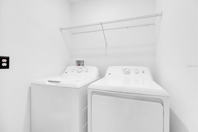 8249 CRESCENT OAKS DRIVE, New Port Richey, FL 34655