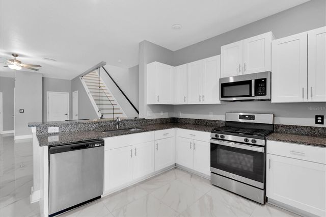 8249 CRESCENT OAKS DRIVE, New Port Richey, FL 34655