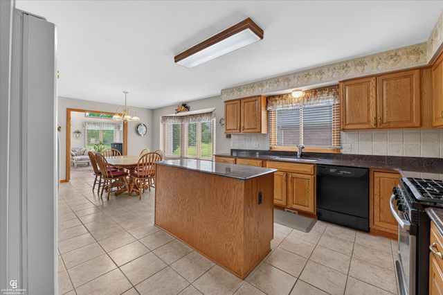 46640 Glen Pointe Drive, Shelby Twp, MI 48315