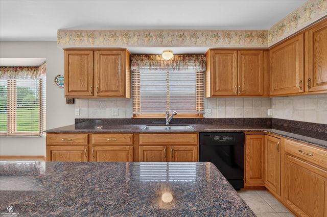 46640 Glen Pointe Drive, Shelby Twp, MI 48315