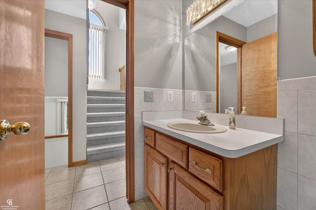 46640 Glen Pointe Drive, Shelby Twp, MI 48315