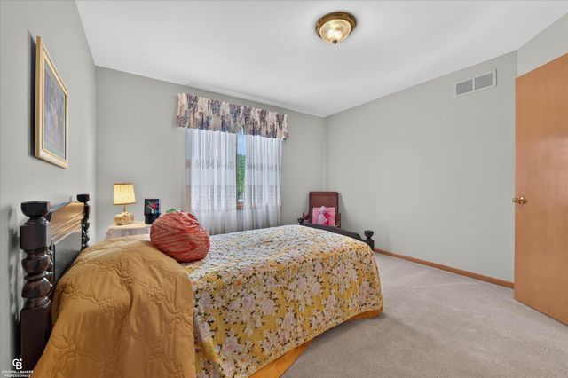 46640 Glen Pointe Drive, Shelby Twp, MI 48315