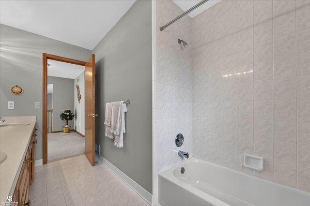 46640 Glen Pointe Drive, Shelby Twp, MI 48315