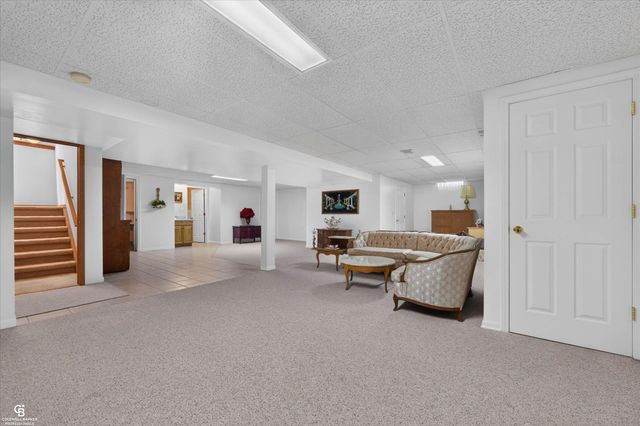 46640 Glen Pointe Drive, Shelby Twp, MI 48315