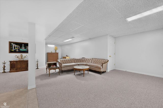 46640 Glen Pointe Drive, Shelby Twp, MI 48315