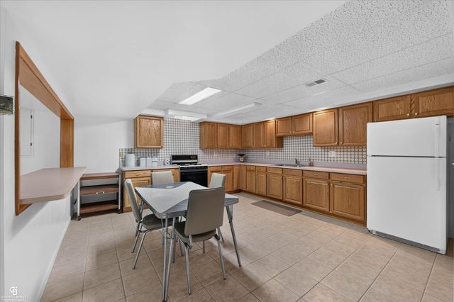 46640 Glen Pointe Drive, Shelby Twp, MI 48315