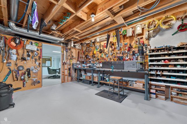 46640 Glen Pointe Drive, Shelby Twp, MI 48315