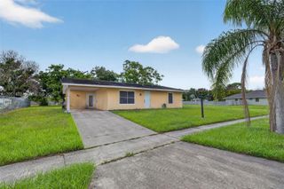 369 NE Camelot Drive, Port St. Lucie, Port St Lucie, FL 34983