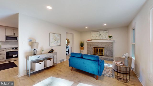 329 THISTLE LN, Perkasie, PA 18944