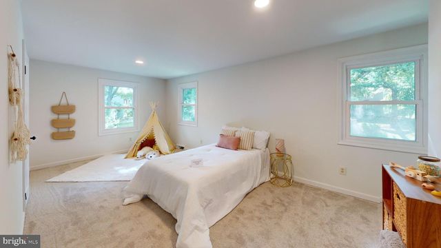 329 THISTLE LN, Perkasie, PA 18944