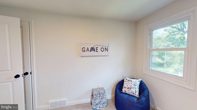 329 THISTLE LN, Perkasie, PA 18944