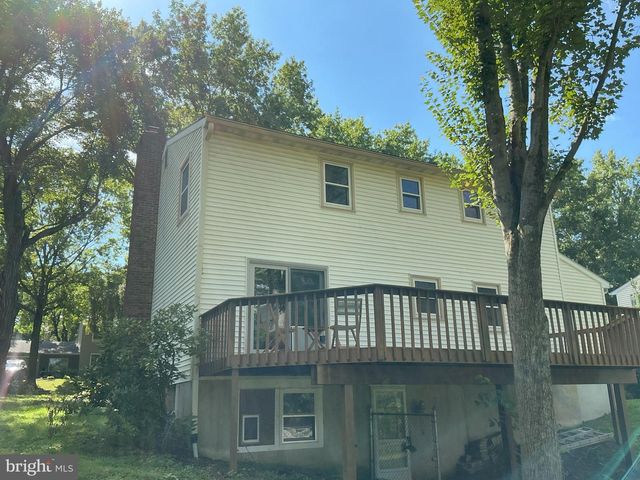 329 THISTLE LN, Perkasie, PA 18944