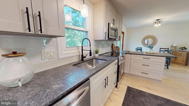 329 THISTLE LN, Perkasie, PA 18944