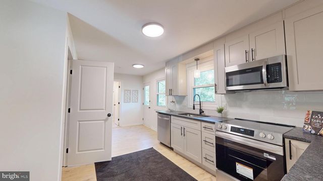 329 THISTLE LN, Perkasie, PA 18944