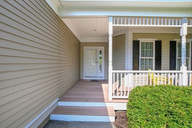 16 Amberwood Ct 16, Bourne, MA 02532