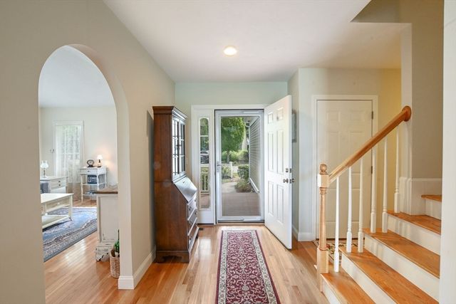 16 Amberwood Ct 16, Bourne, MA 02532