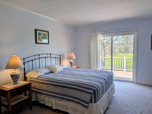 16 Amberwood Ct 16, Bourne, MA 02532