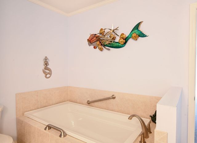 16 Amberwood Ct 16, Bourne, MA 02532