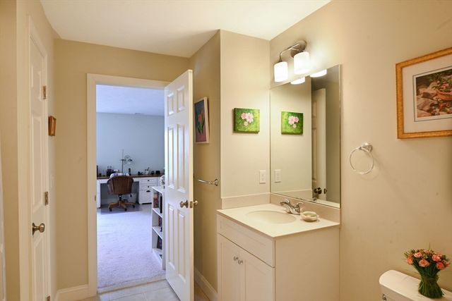 16 Amberwood Ct 16, Bourne, MA 02532