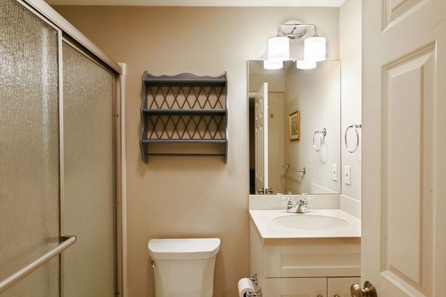 16 Amberwood Ct 16, Bourne, MA 02532