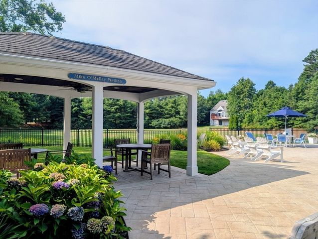 16 Amberwood Ct 16, Bourne, MA 02532