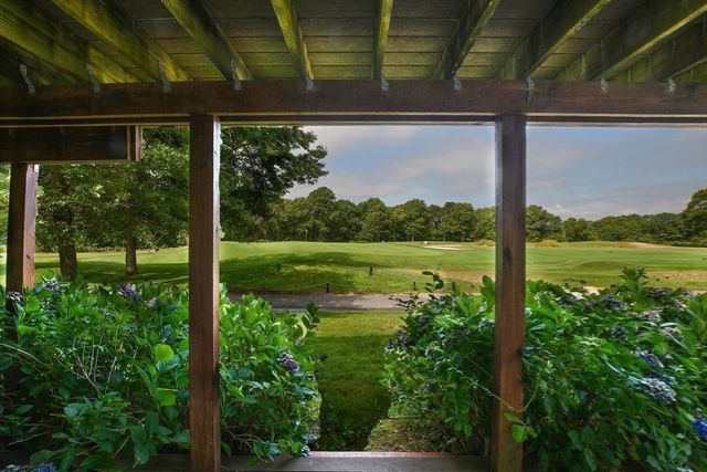 16 Amberwood Ct 16, Bourne, MA 02532