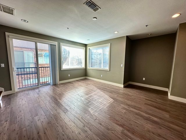 1320 May Street 206, Fort Worth, TX 76104