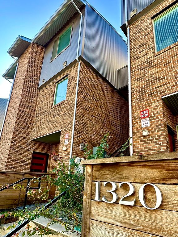 1320 May Street 206, Fort Worth, TX 76104