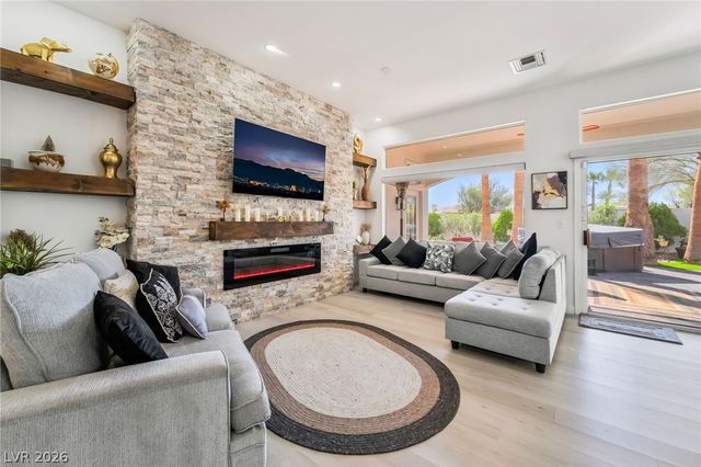 10001 Cresent Creek Drive, Las Vegas, NV 89134