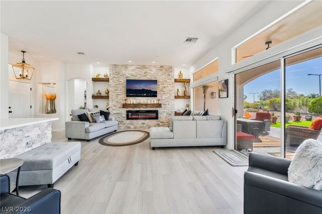 10001 Cresent Creek Drive, Las Vegas, NV 89134