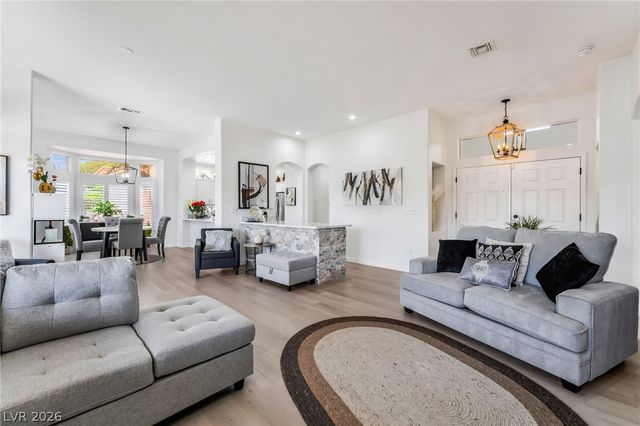 10001 Cresent Creek Drive, Las Vegas, NV 89134