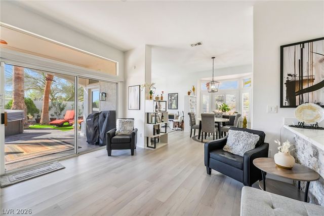 10001 Cresent Creek Drive, Las Vegas, NV 89134