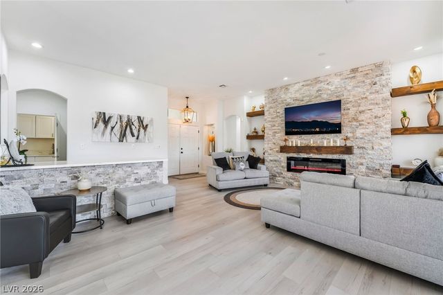 10001 Cresent Creek Drive, Las Vegas, NV 89134