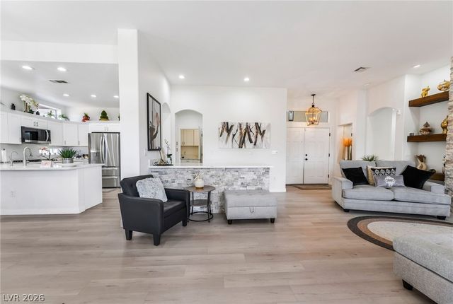 10001 Cresent Creek Drive, Las Vegas, NV 89134