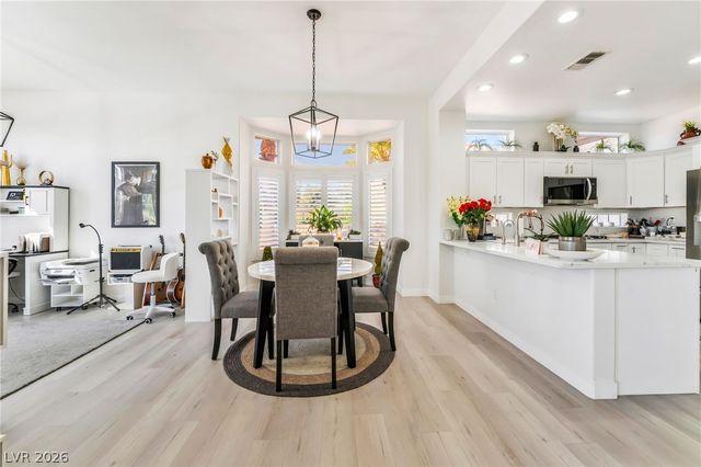 10001 Cresent Creek Drive, Las Vegas, NV 89134