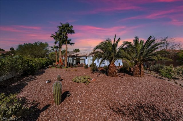 10001 Cresent Creek Drive, Las Vegas, NV 89134