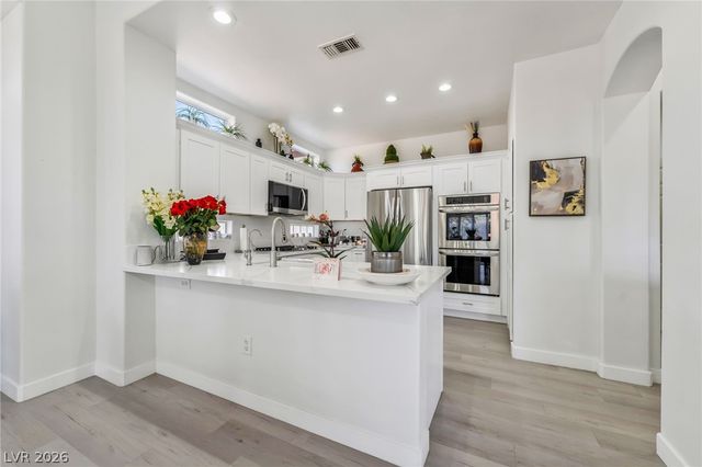 10001 Cresent Creek Drive, Las Vegas, NV 89134