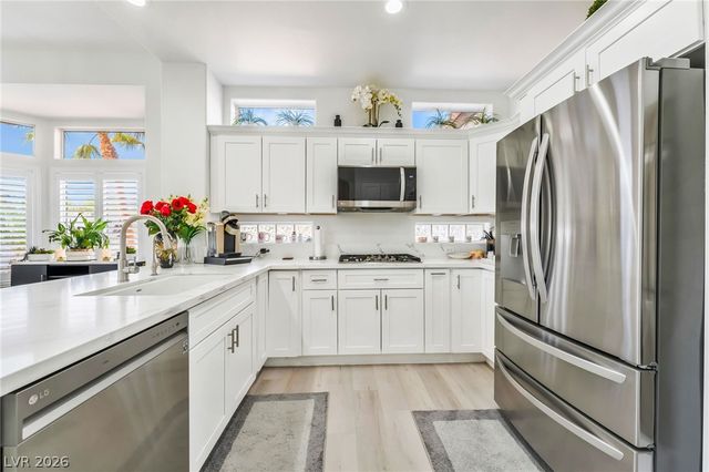 10001 Cresent Creek Drive, Las Vegas, NV 89134