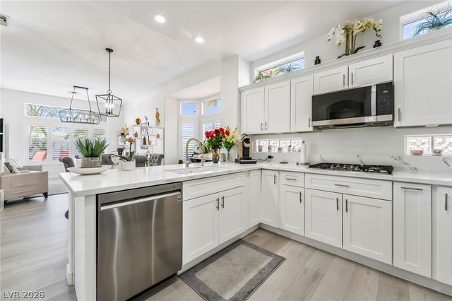 10001 Cresent Creek Drive, Las Vegas, NV 89134