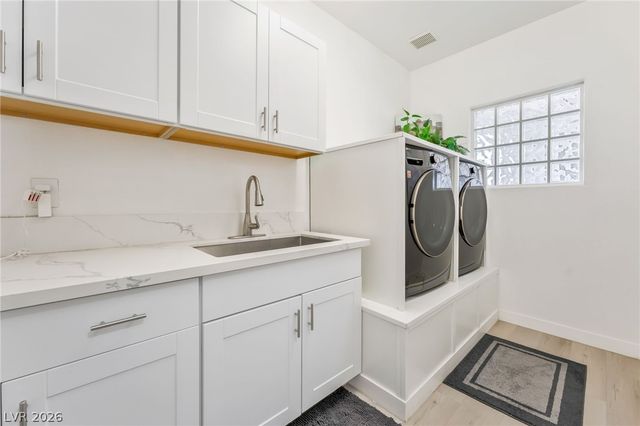 10001 Cresent Creek Drive, Las Vegas, NV 89134