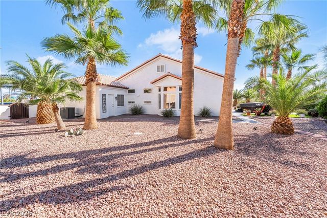 10001 Cresent Creek Drive, Las Vegas, NV 89134