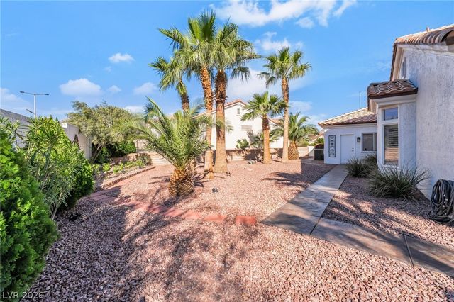 10001 Cresent Creek Drive, Las Vegas, NV 89134