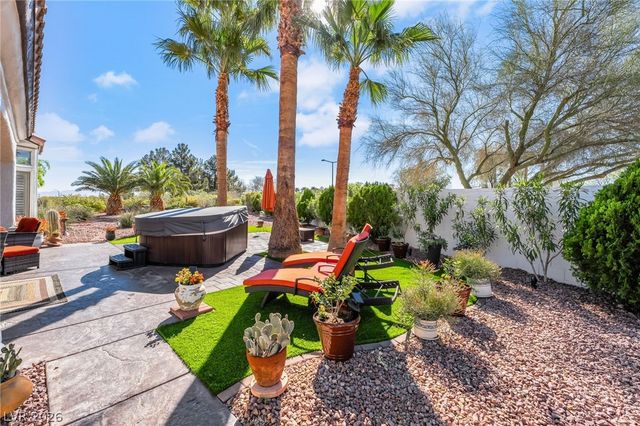 10001 Cresent Creek Drive, Las Vegas, NV 89134