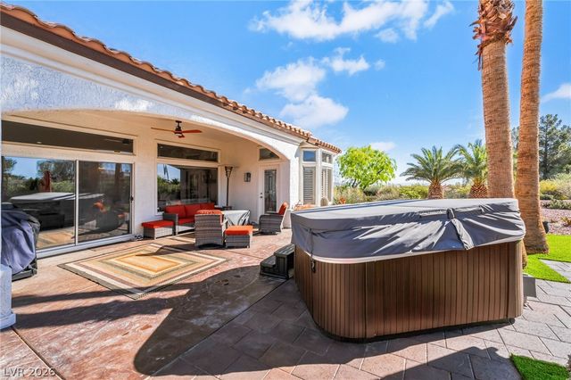 10001 Cresent Creek Drive, Las Vegas, NV 89134