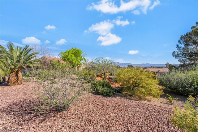 10001 Cresent Creek Drive, Las Vegas, NV 89134