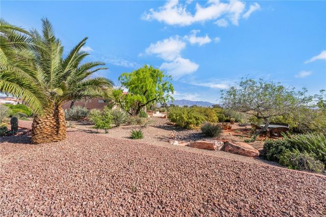 10001 Cresent Creek Drive, Las Vegas, NV 89134