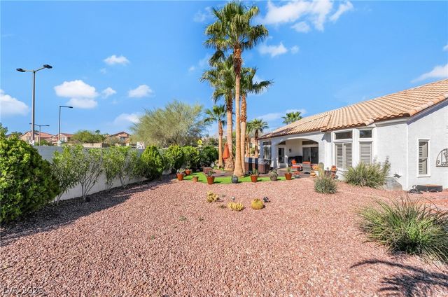 10001 Cresent Creek Drive, Las Vegas, NV 89134