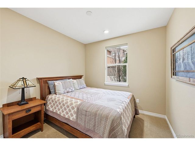 9500 Pendio Ct, Highlands Ranch, CO 80126